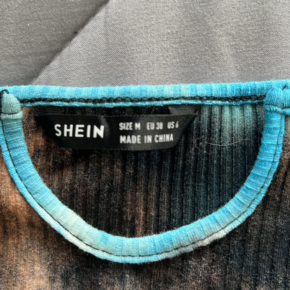 Shein Crop Top - Picture 2 of 3